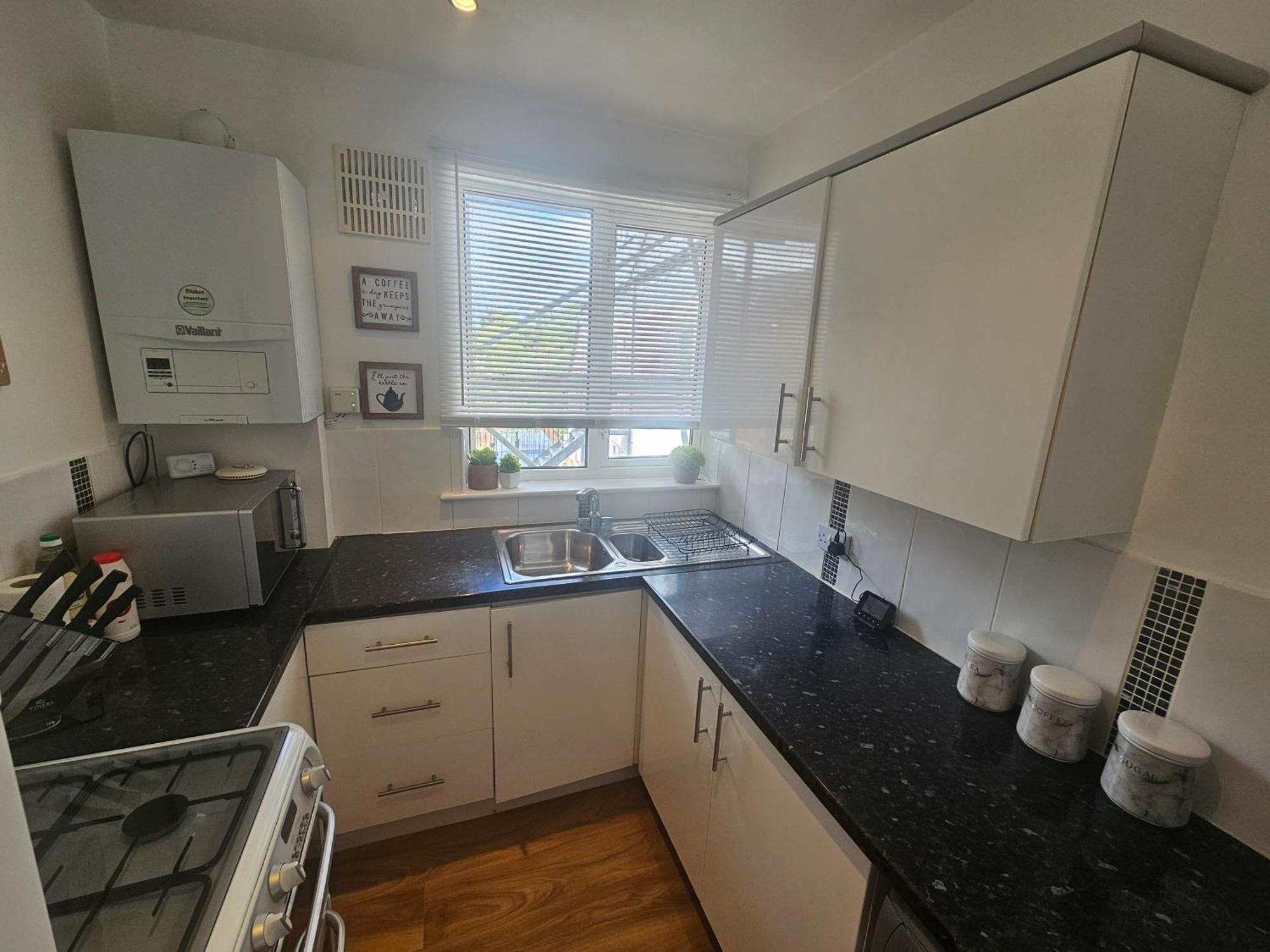 St Albans City Stays - Near Luton Airport - St Albans Abbey & City Train Station - Close To London- Harry Potter World - The Odyssey Cinema - Abbey Cathedral- Contractors I Business I Leisure- Sleeps Upto 6 People Exterior photo